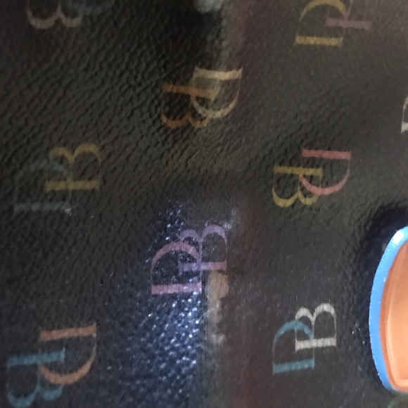 Dooney & Bourke wristlet - Picture 5 of 8